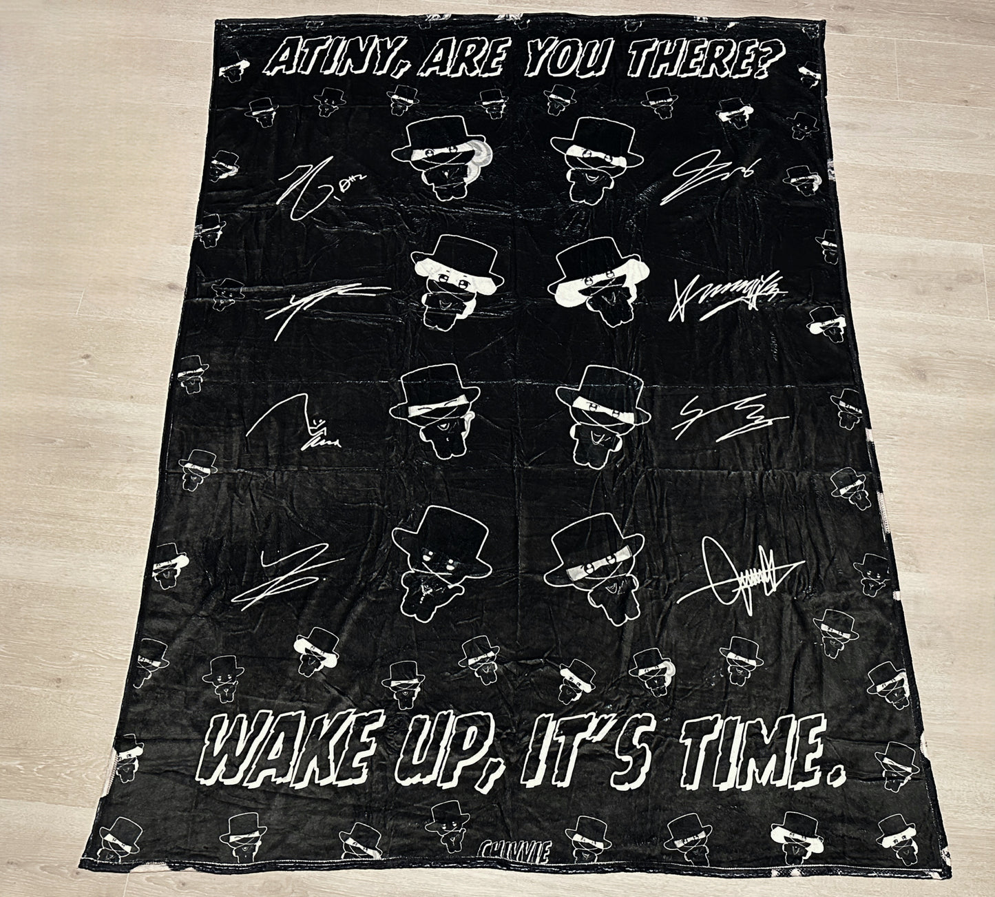 ATEEZ “HALATEEZ“ Blanket