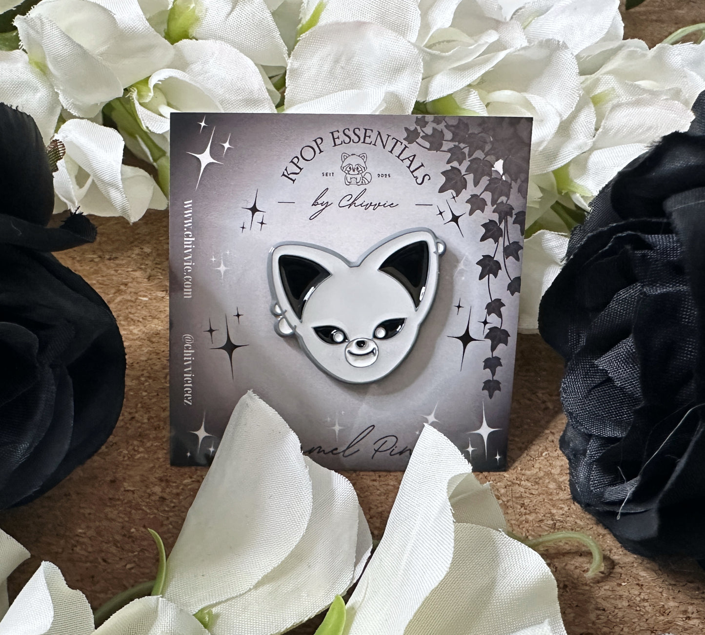 SKZ Evil Skzoo Enamel Pins [black/white]