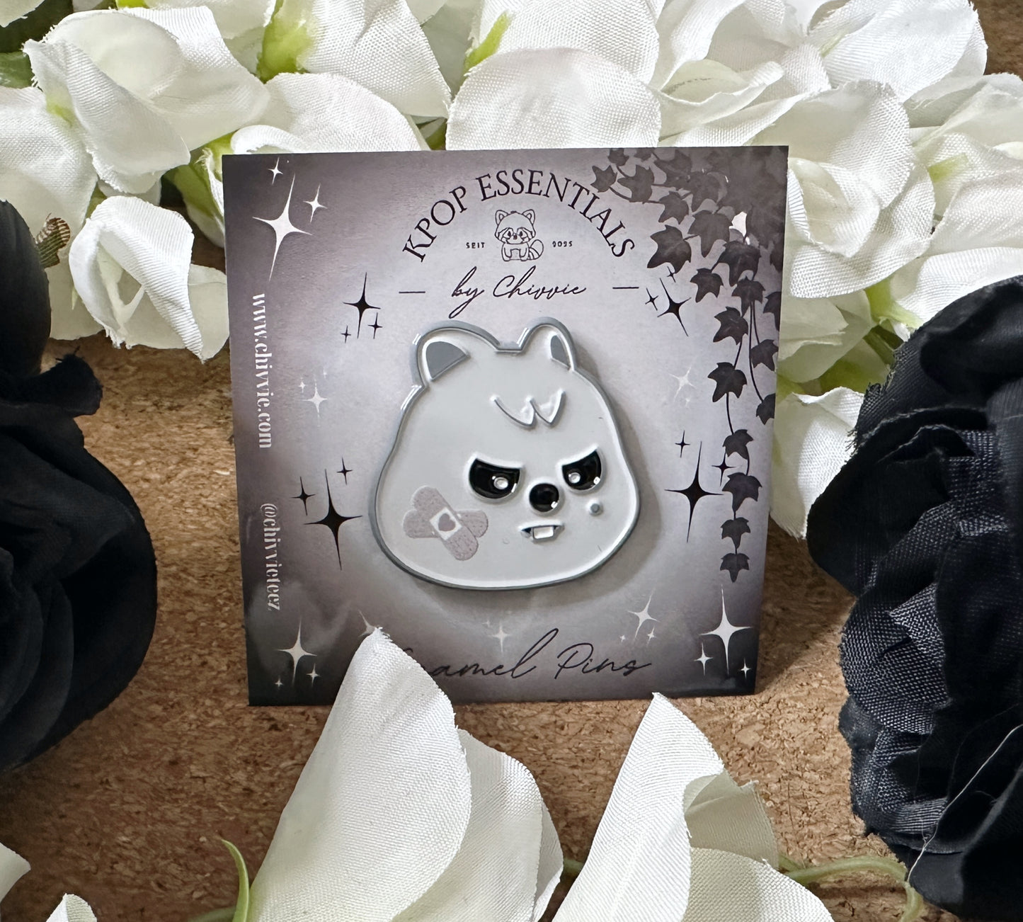SKZ Evil Skzoo Enamel Pins [black/white]