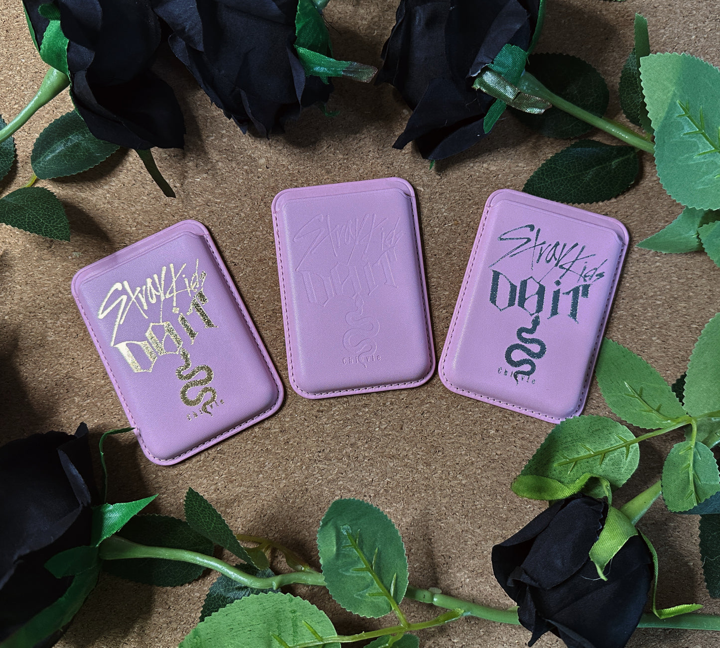 SKZ “Do It“ Magnetic Phone Wallets [pink]