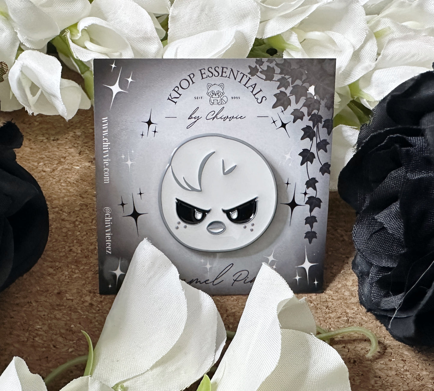 SKZ Evil Skzoo Enamel Pins [black/white]