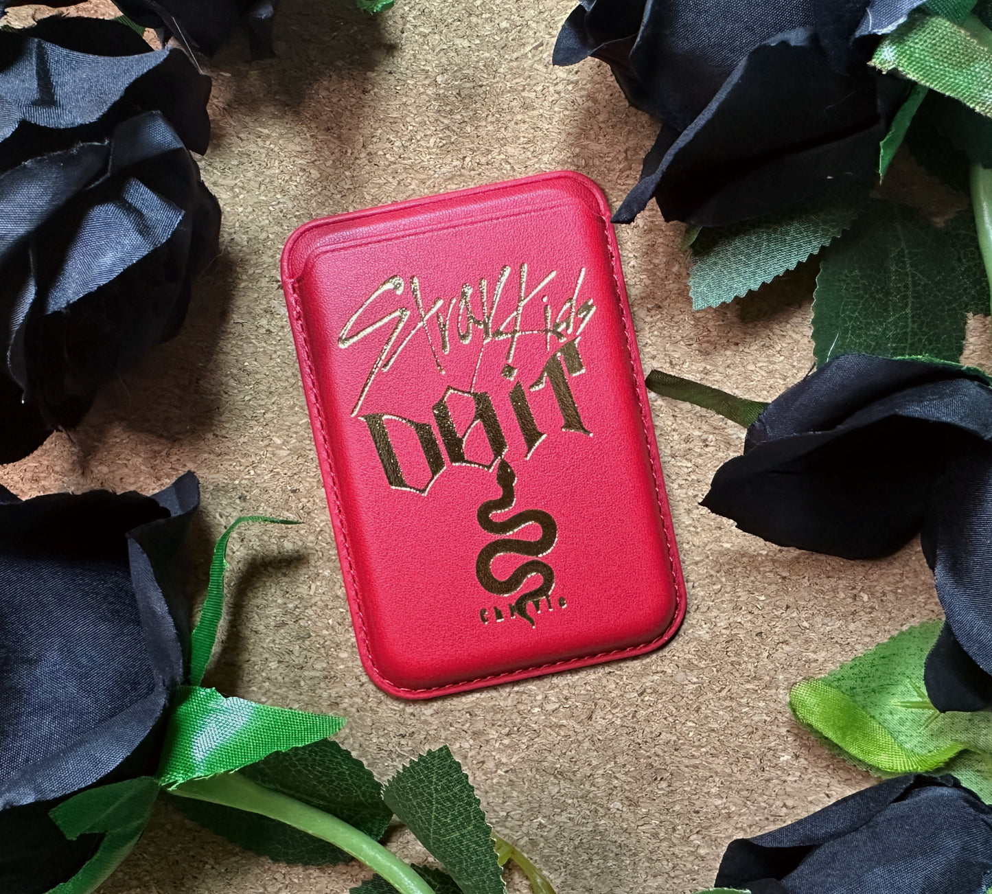 SKZ “Do It“ Magnetic Phone Wallets [red]